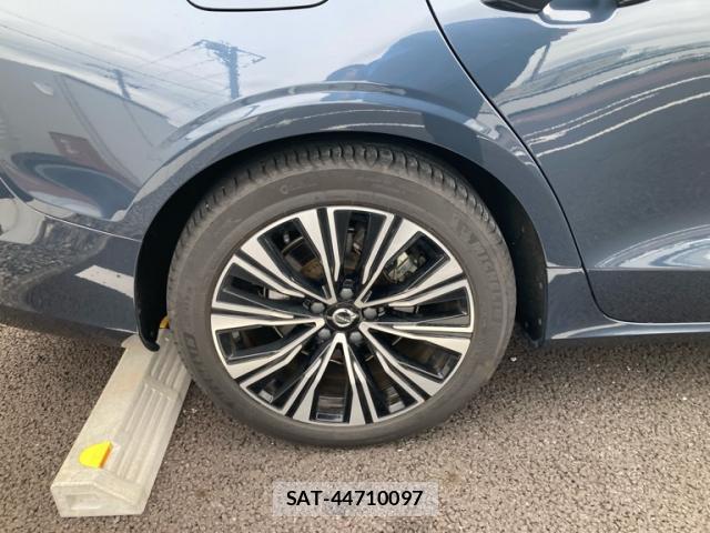 Volvo V60 2025-03 8876365-3
