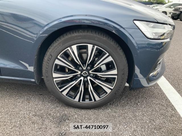 Volvo V60 2025-03 8876365-4