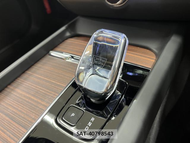 Volvo V60 2025-06 8877513-15