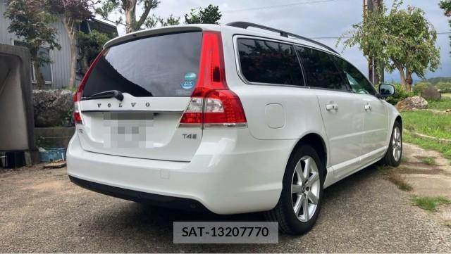 Volvo V70 2017-02 8877176-12