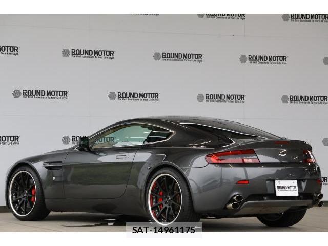 Aston Martin V8 2008-02 8877650-3