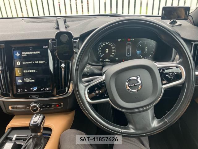 Volvo V90 2019-07 8876696-10