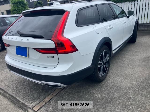Volvo V90 2019-07 8876696-2