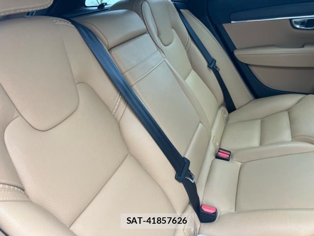 Volvo V90 2019-07 8876696-9