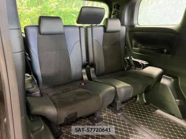 Toyota VELLFIRE 2017-04 8876680-10