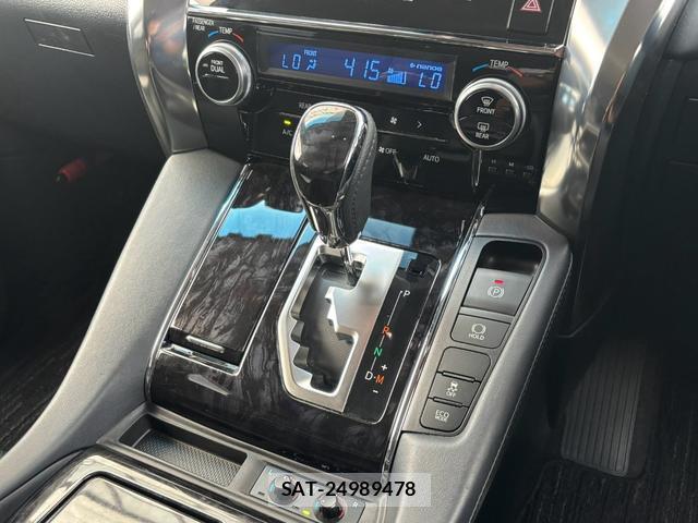 Toyota VELLFIRE 2018-10 8877820-12