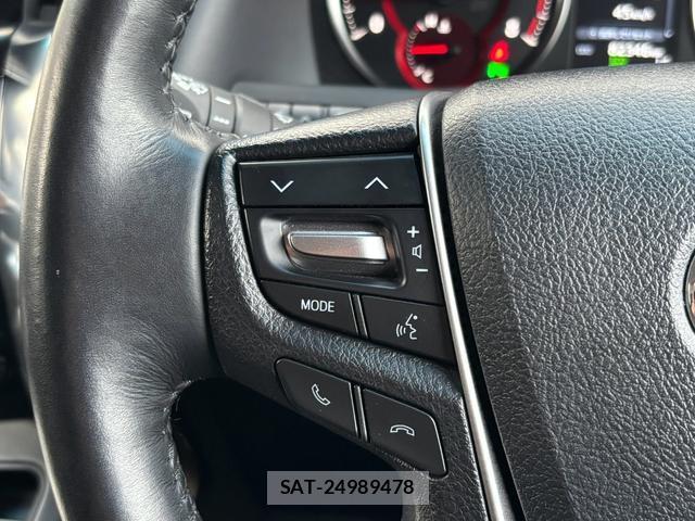 Toyota VELLFIRE 2018-10 8877820-17
