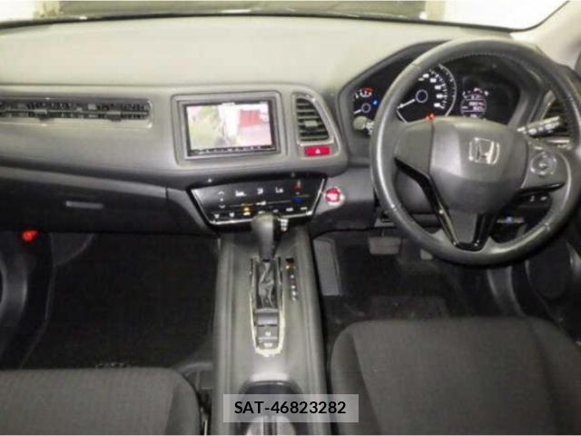 Honda VEZEL 2014-01 8877752-2