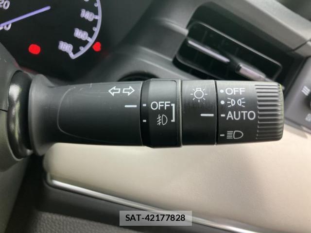 Honda VEZEL 2021-05 8878394-14