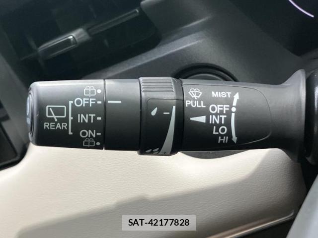 Honda VEZEL 2021-05 8878394-15
