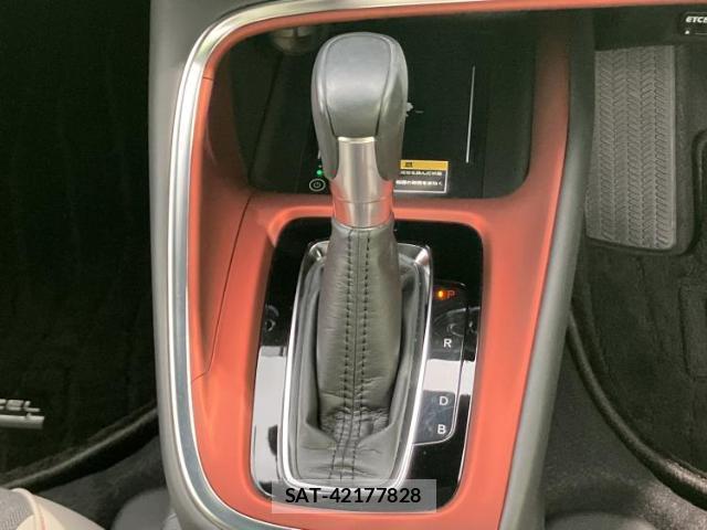 Honda VEZEL 2021-05 8878394-16