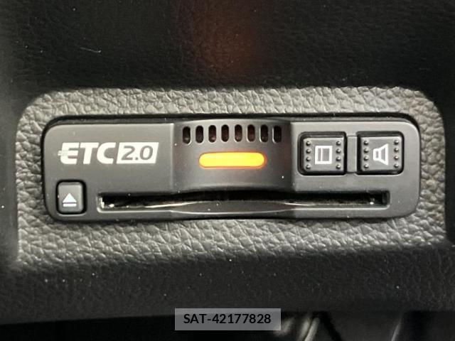 Honda VEZEL 2021-05 8878394-17