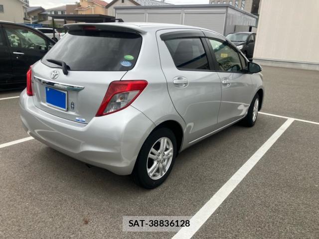Toyota VITZ 2013-11 8876074-13
