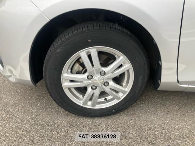 Toyota VITZ 2013-11 8876074-4