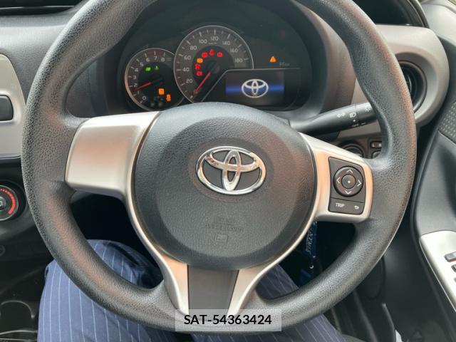 Toyota VITZ 2015-01 8877881-15