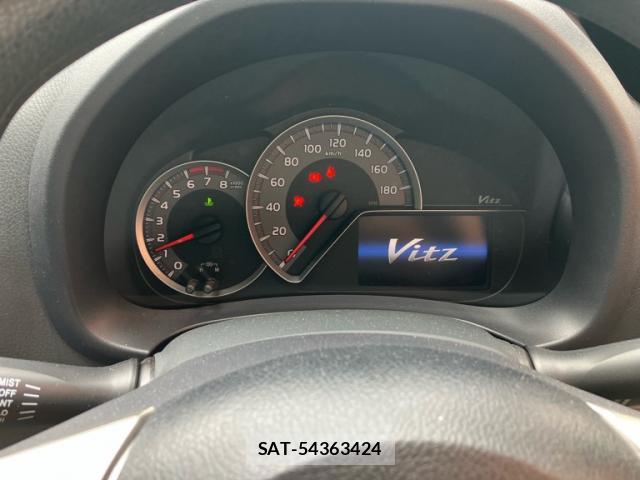 Toyota VITZ 2015-01 8877881-16