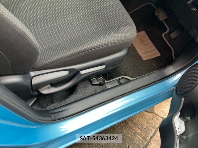 Toyota VITZ 2015-01 8877881-9