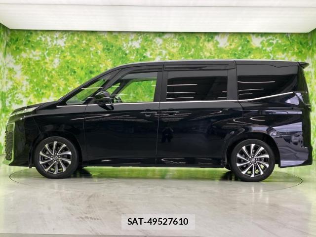 Toyota VOXY 2022-04 8876158-1