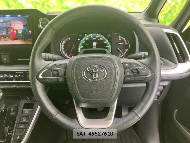 Toyota VOXY 2022-04 8876158-15