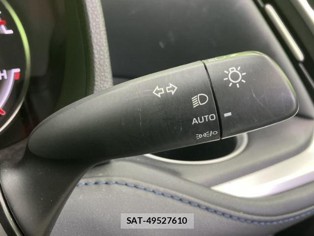 Toyota VOXY 2022-04 8876158-16