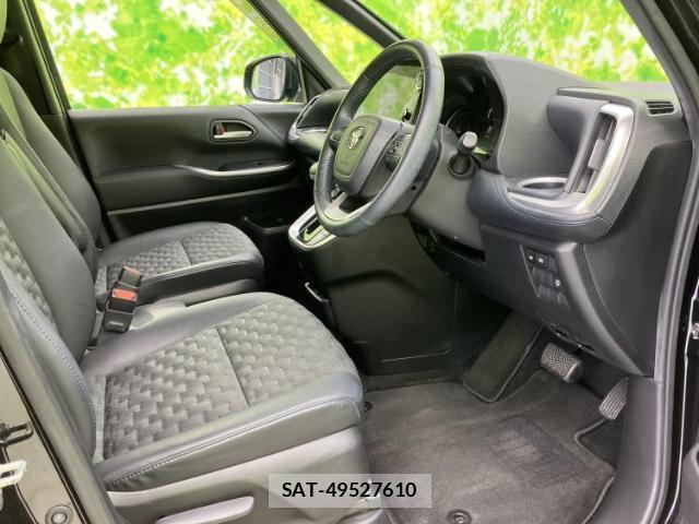 Toyota VOXY 2022-04 8876158-3