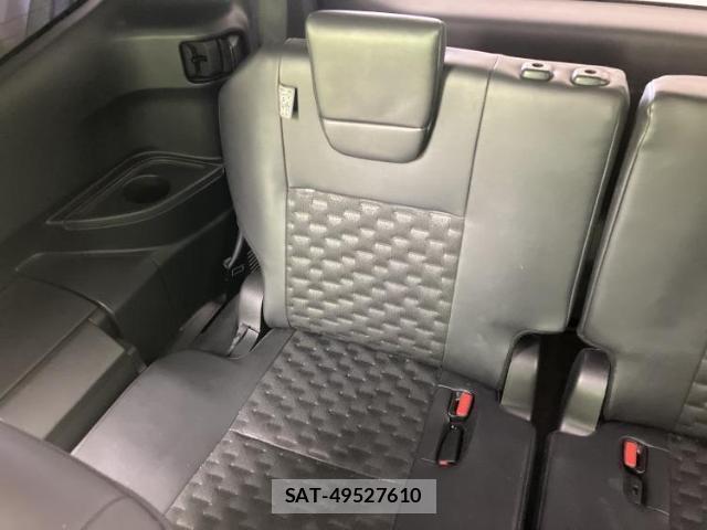 Toyota VOXY 2022-04 8876158-5
