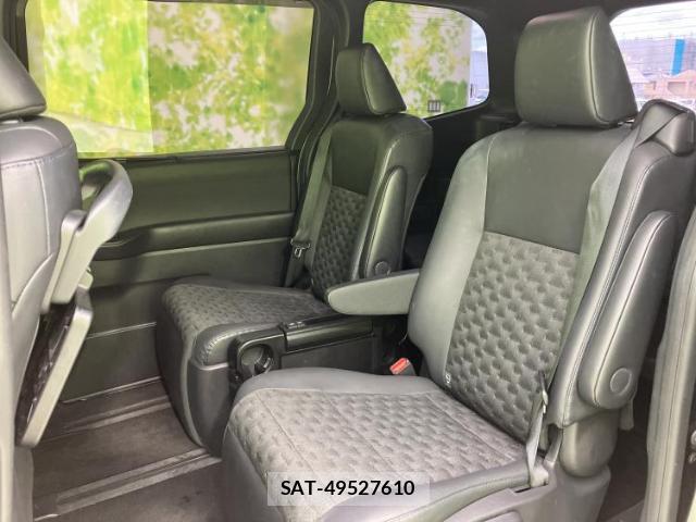 Toyota VOXY 2022-04 8876158-7