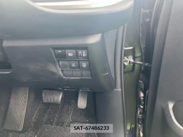 Toyota VOXY 2023-04 8876277-11