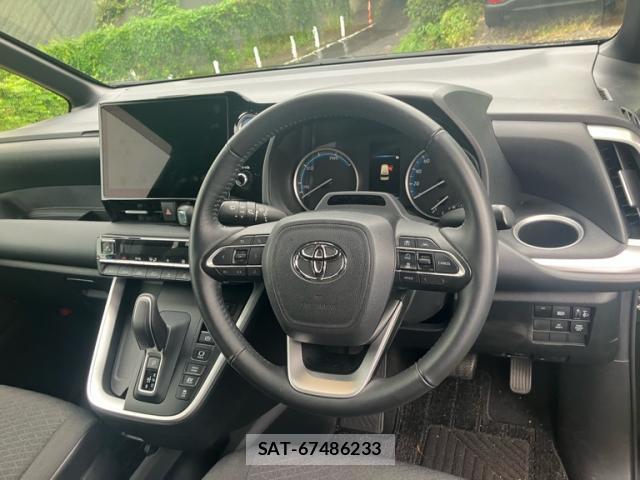 Toyota VOXY 2023-04 8876277-14