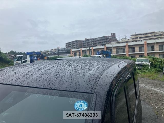 Toyota VOXY 2023-04 8876277-5