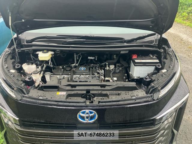 Toyota VOXY 2023-04 8876277-7