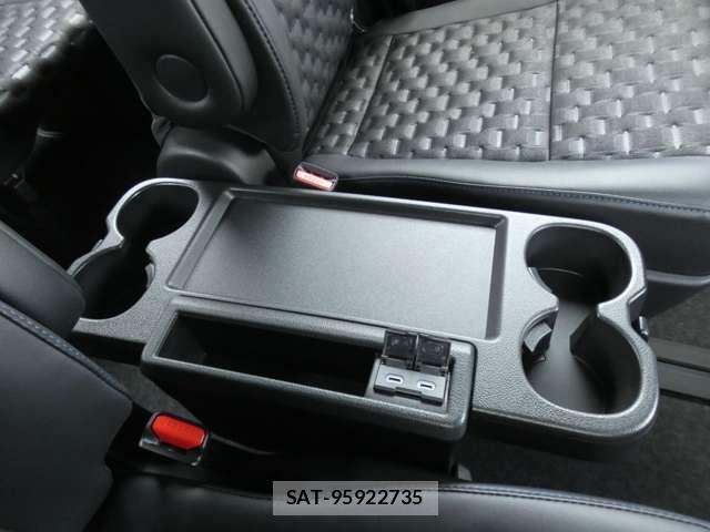 Toyota VOXY 2023-11 8876499-14