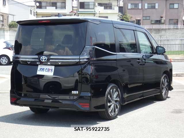 Toyota VOXY 2023-11 8876499-3