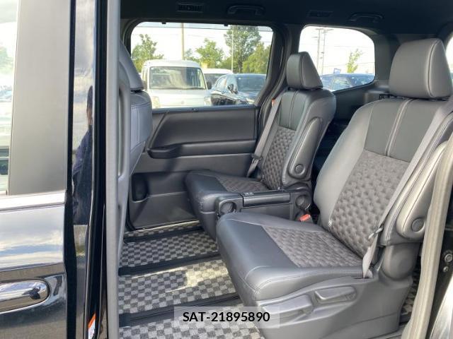 Toyota VOXY 2026-01 8876509-7