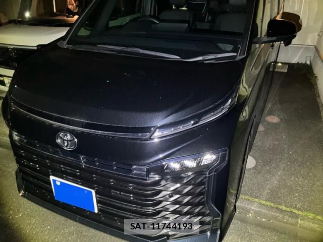 Toyota VOXY 2024-06 8876518-1