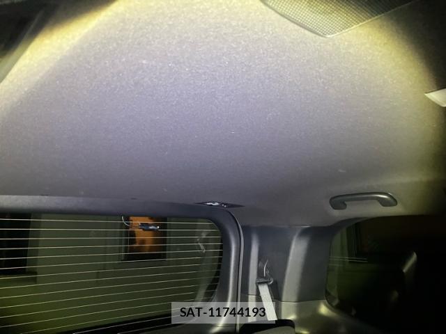 Toyota VOXY 2024-06 8876518-11