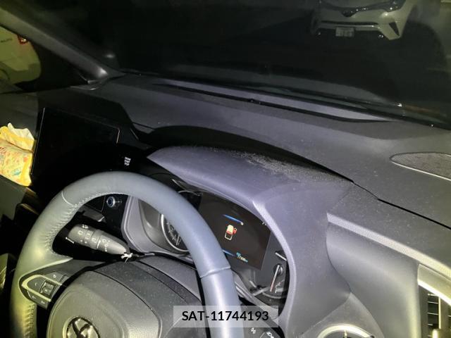 Toyota VOXY 2024-06 8876518-17