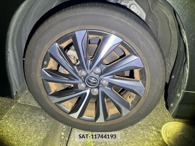 Toyota VOXY 2024-06 8876518-5