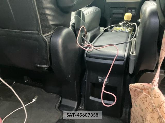 Toyota VOXY 2019-11 8876519-11