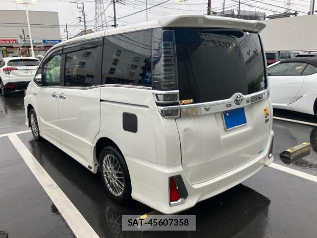 Toyota VOXY 2019-11 8876519-13
