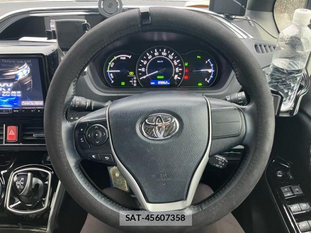 Toyota VOXY 2019-11 8876519-19
