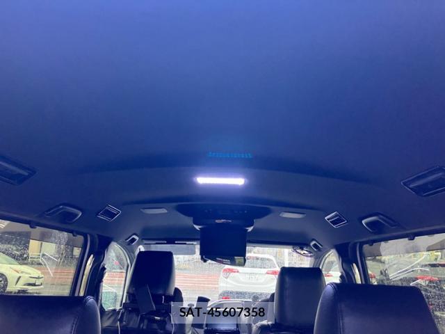 Toyota VOXY 2019-11 8876519-9