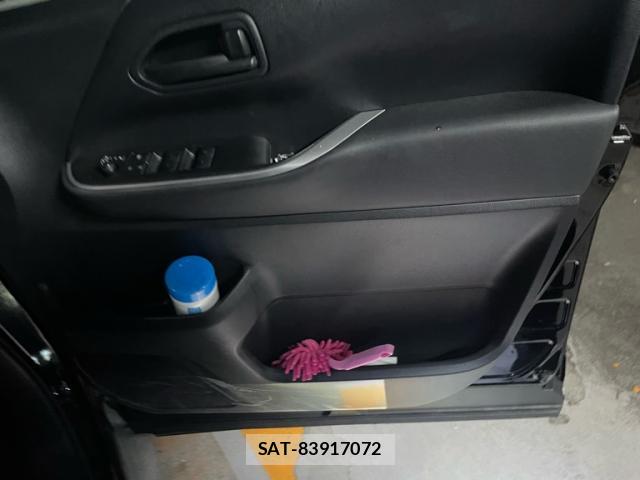 Toyota VOXY 2022-10 8876559-17