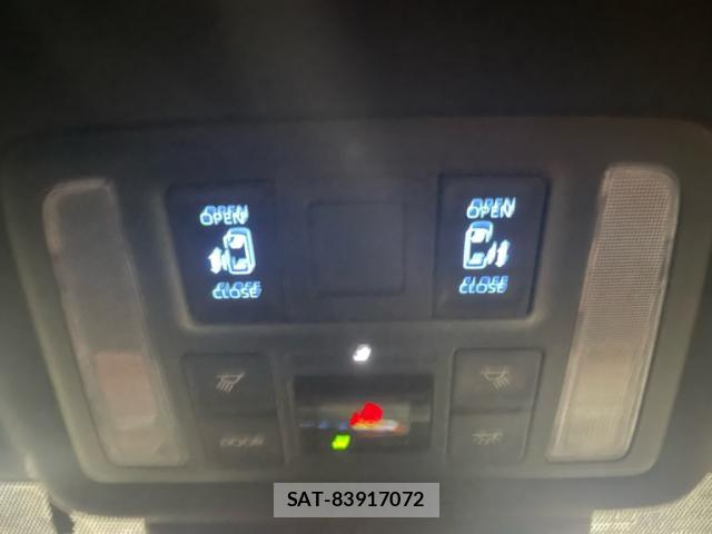 Toyota VOXY 2022-10 8876559-18