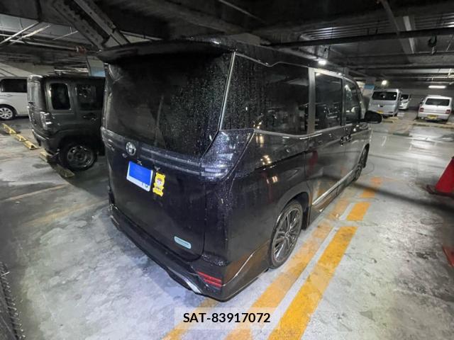 Toyota VOXY 2022-10 8876559-2