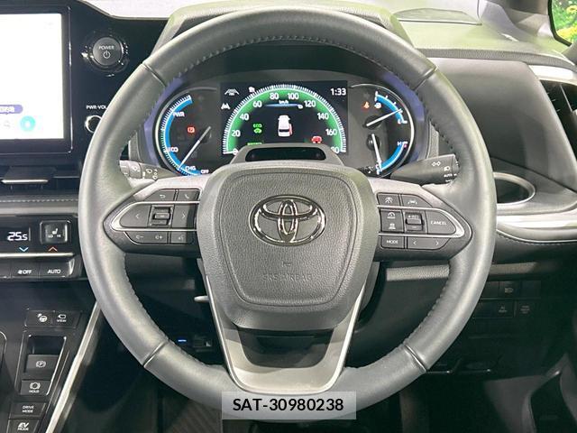 Toyota VOXY 2025-04 8876647-10