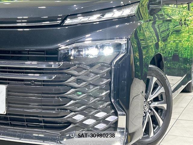 Toyota VOXY 2025-04 8876647-12