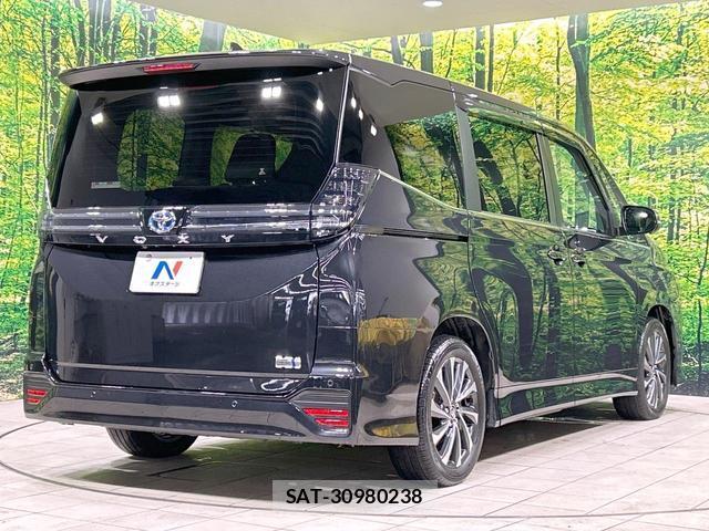 Toyota VOXY 2025-04 8876647-16