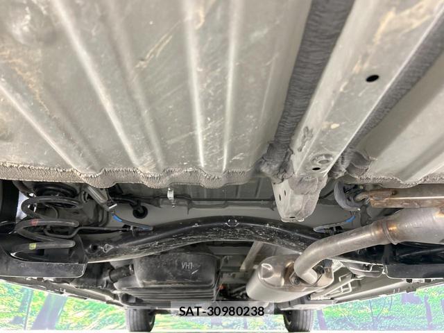 Toyota VOXY 2025-04 8876647-18