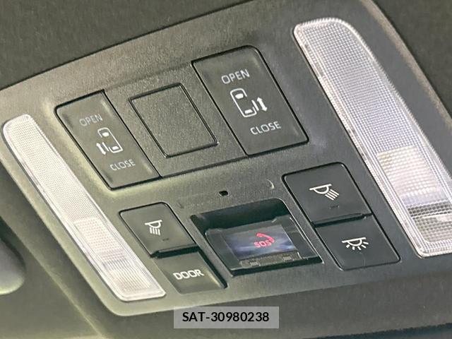 Toyota VOXY 2025-04 8876647-5